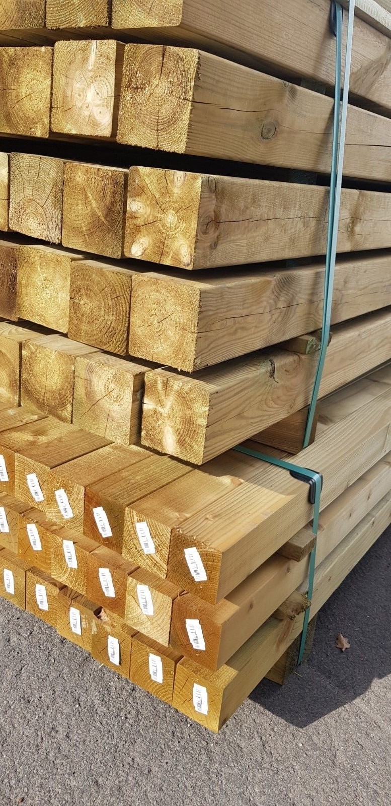 Vierkantpfosten gekappt